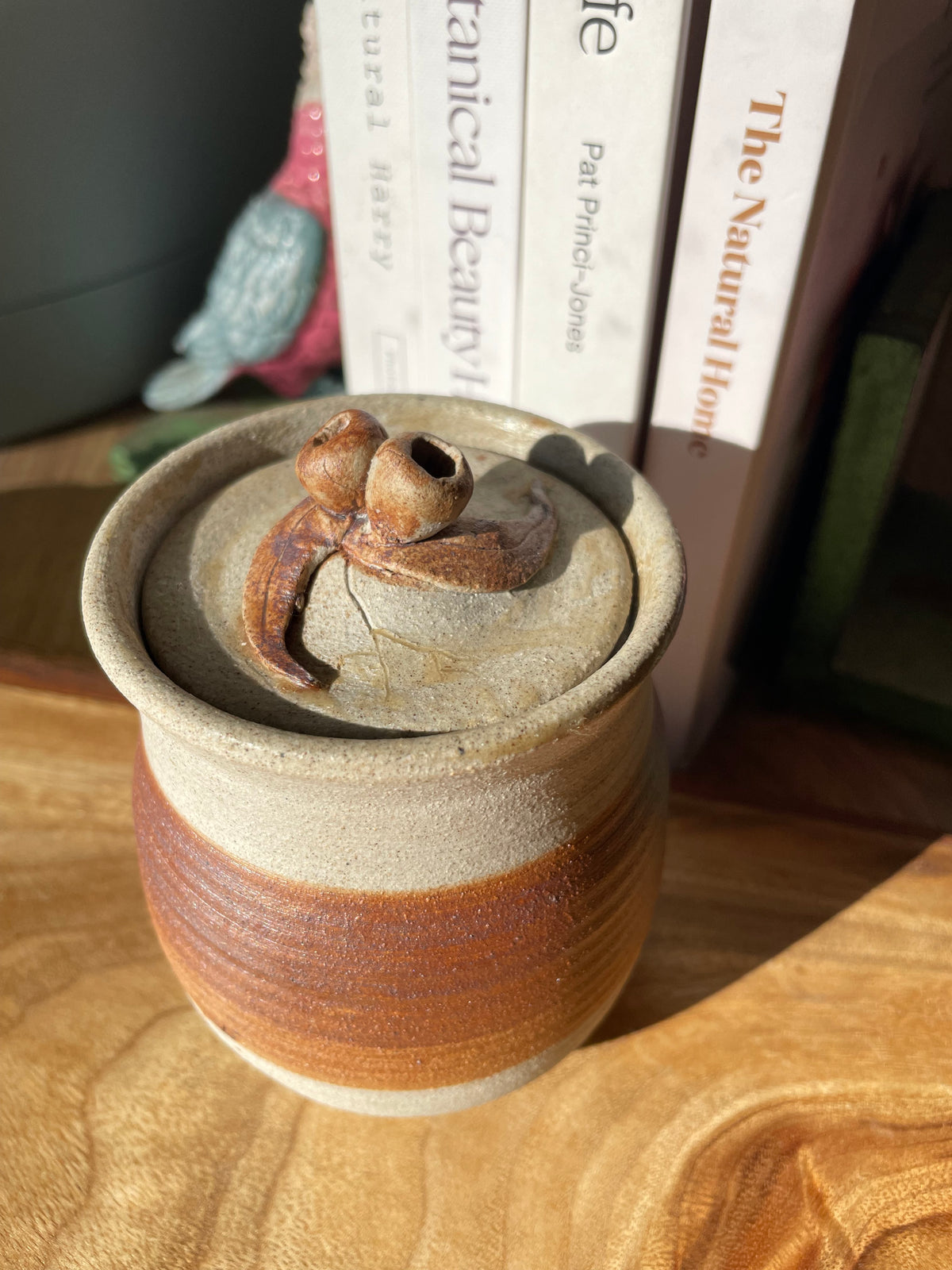 Preloved honey pot